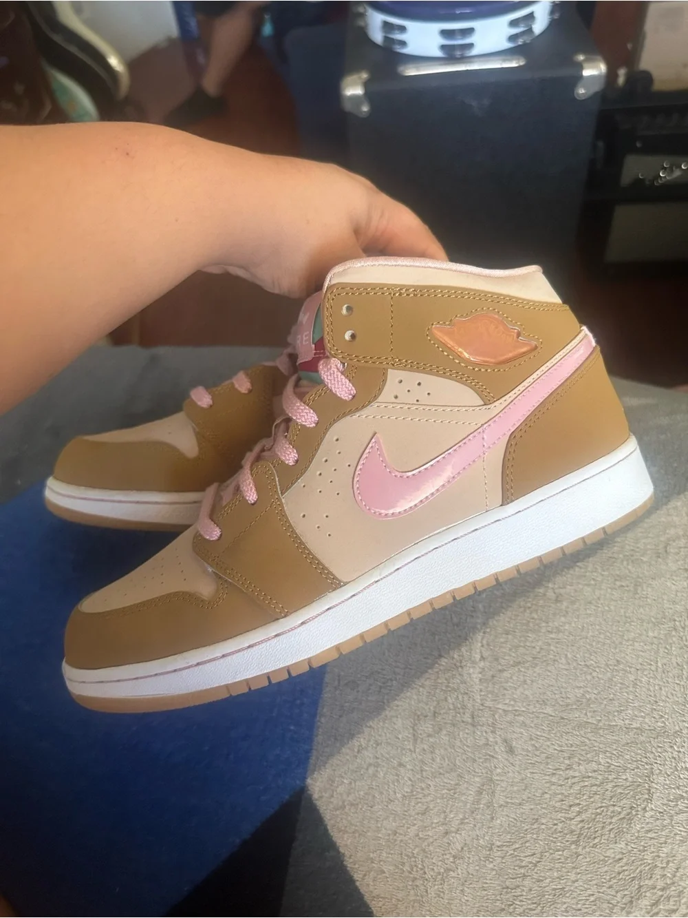 Looney tunes Jordans Mid-Top Sneakers in Pink and Tan Limited Edition